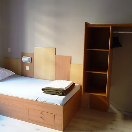 Sleep Well Youth Hostel-3